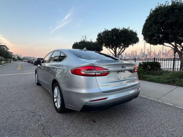 2020 Ford Fusion Se Sedan 4d - Image 4