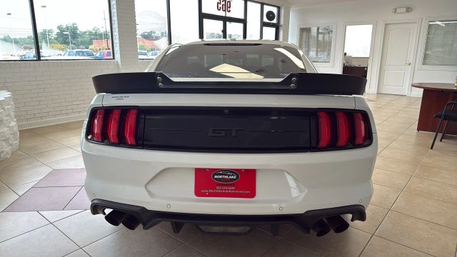 2019 Ford Mustang - Image 11