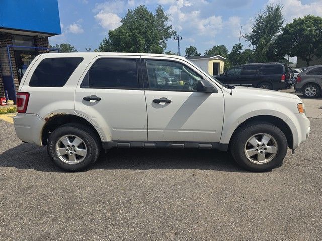 2011 Ford Escape - Image 3