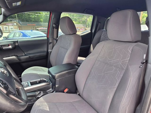 2017 Toyota Tacoma Double Cab - Image 10