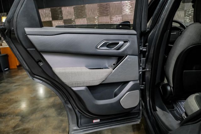 2018 Land Rover Range Rover Velar R-dynamic Hse Sport Utility 4d - Image 35