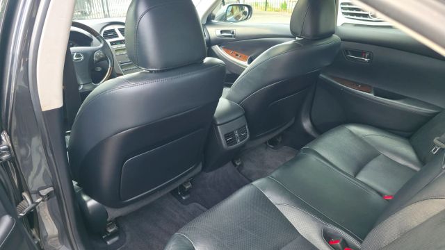 2011 Lexus Es - Image 13