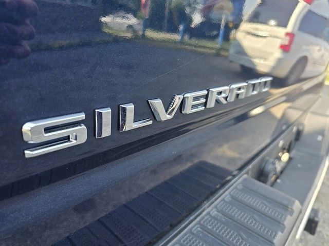 2022 Chevrolet Silverado 1500 Limited Crew Cab - Image 8