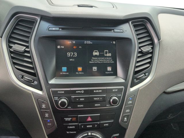 2017 Hyundai Santa Fe - Image 18