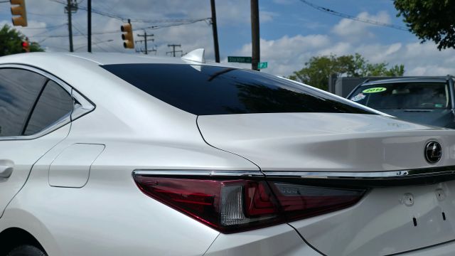 2019 Lexus Es - Image 6
