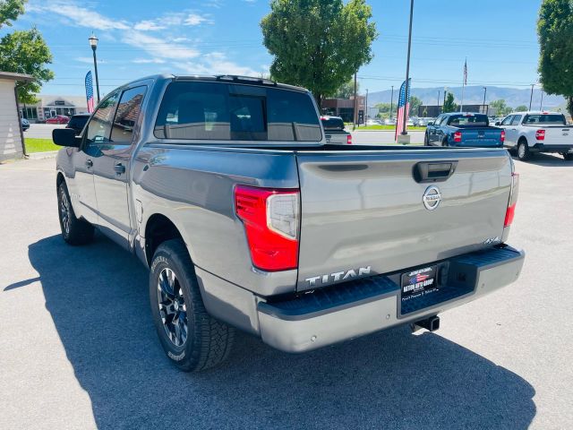 2021 Nissan Titan Crew Cab - Image 9