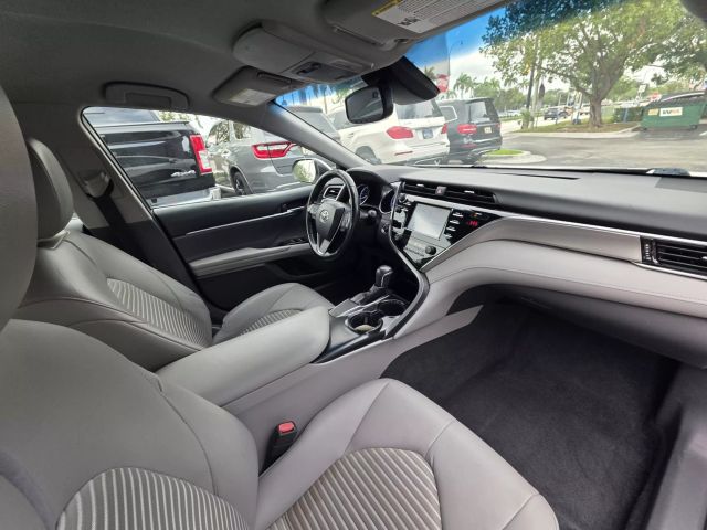 2018 Toyota Camry - Image 13