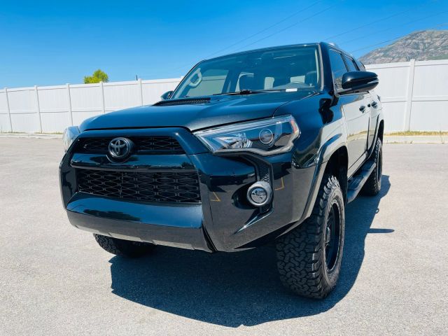 2017 Toyota 4runner - Image 2