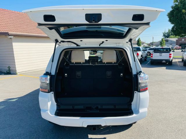 2021 Toyota 4runner - Image 14
