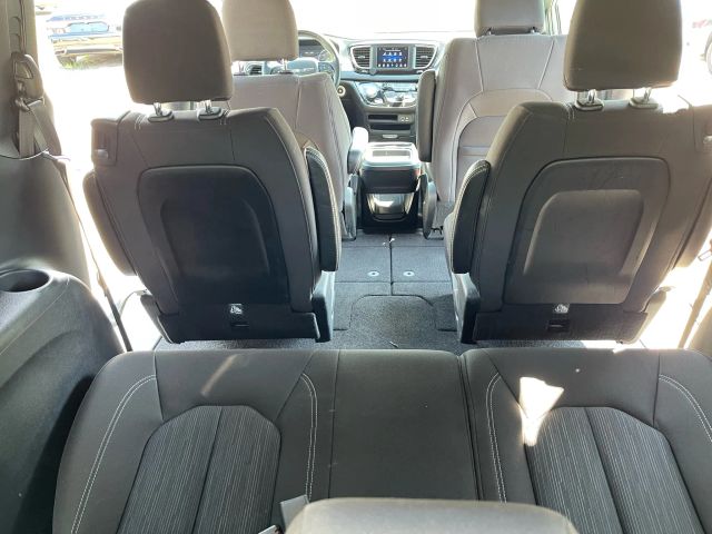 2020 Chrysler Pacifica - Image 10
