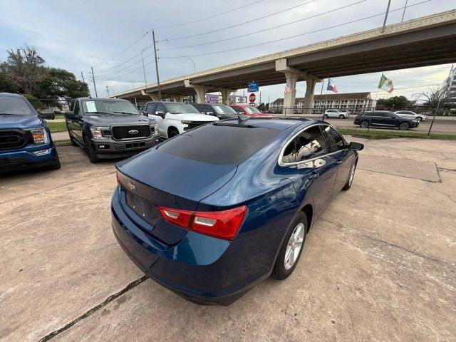2019 Chevrolet Malibu - Image 12