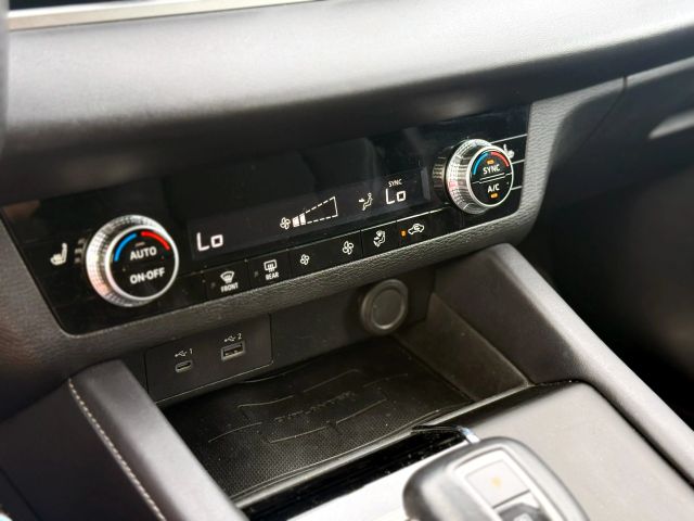 2023 Mitsubishi Outlander - Image 20