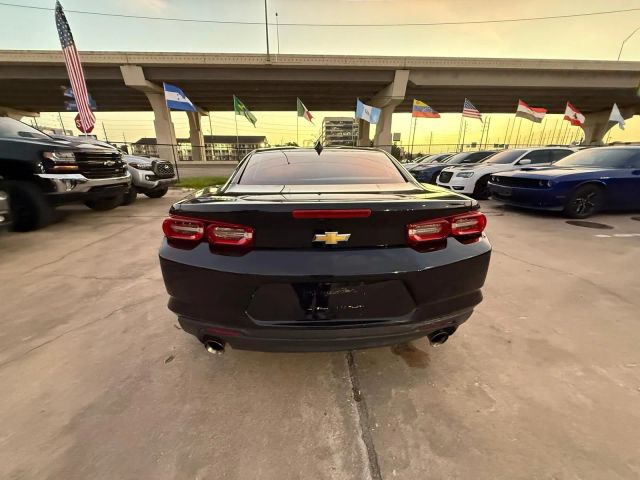 2020 Chevrolet Camaro - Image 12