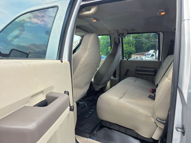 2010 Ford F250 Super Duty Crew Cab - Image 13