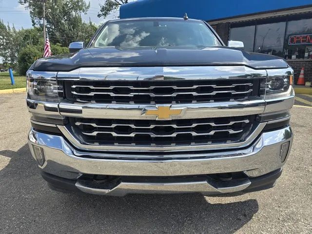 2017 Chevrolet Silverado 1500 Double Cab - Image 2