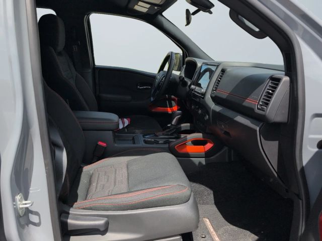2024 Nissan Frontier Crew Cab - Image 15