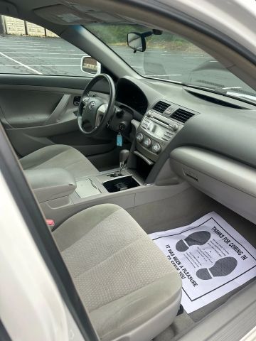 2010 Toyota Camry Le Sedan 4d - Image 11
