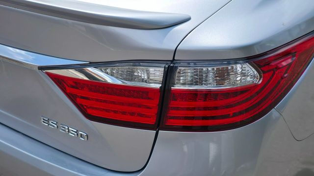 2013 Lexus Es - Image 8