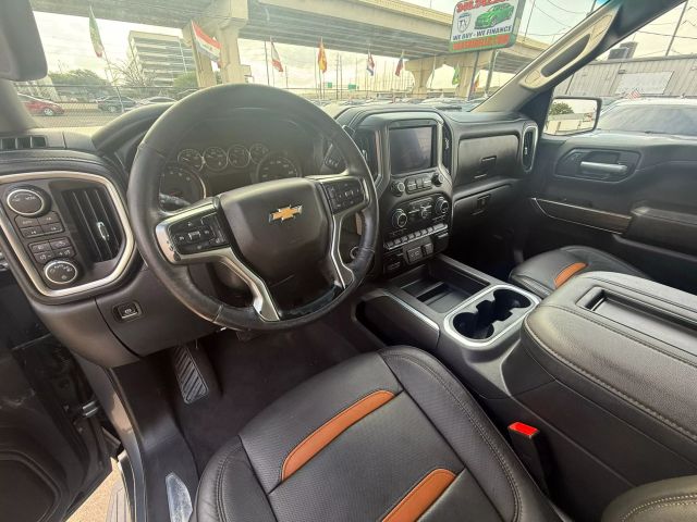 2021 Chevrolet Silverado 1500 Crew Cab - Image 11