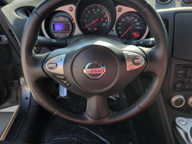 2017 Nissan 370z - Image 12