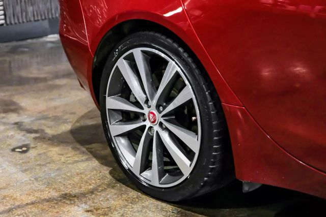 2017 Jaguar Xe Xe 20d Prestige Sedan 4d - Image 45