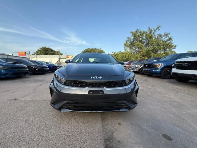 2024 Kia Forte - Image 4
