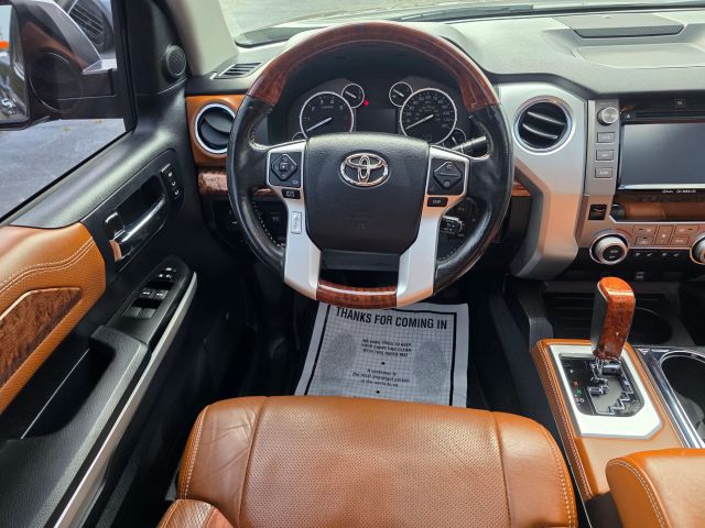 2016 Toyota Tundra Crewmax - Image 10