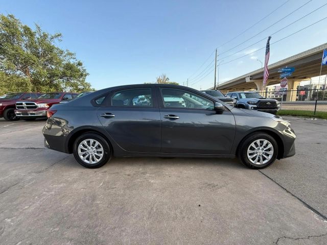2024 Kia Forte - Image 6