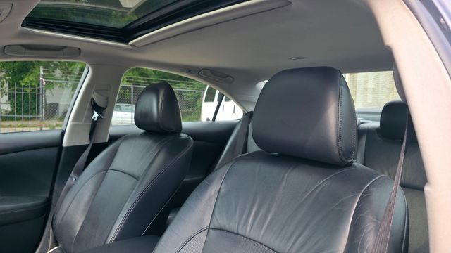 2011 Lexus Es - Image 17