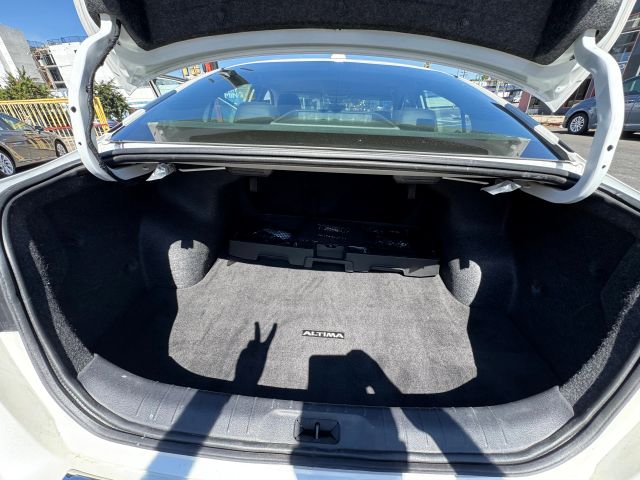2023 Nissan Altima - Image 21