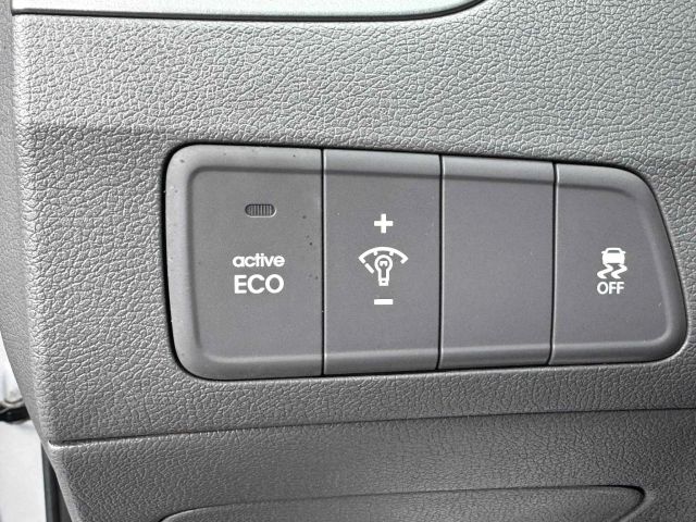 2012 Hyundai Elantra - Image 19