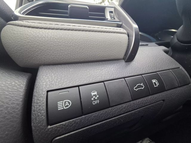 2018 Toyota Camry - Image 24