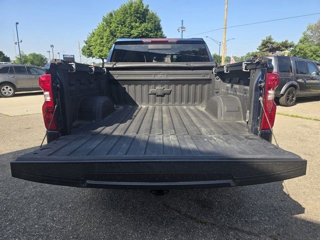 2022 Chevrolet Silverado 1500 Limited Crew Cab - Image 11