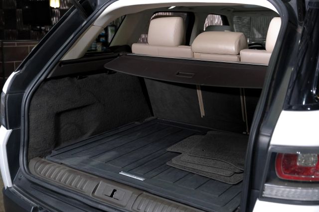 2016 Land Rover Range Rover Sport Se Sport Utility 4d - Image 48