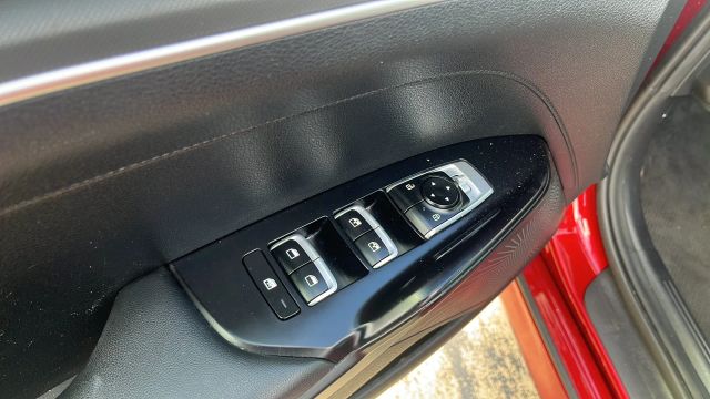 2022 Kia K5 - Image 23