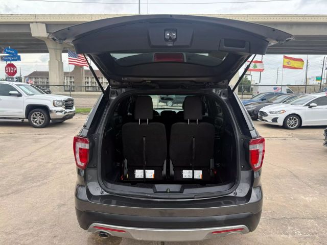 2017 Ford Explorer - Image 11
