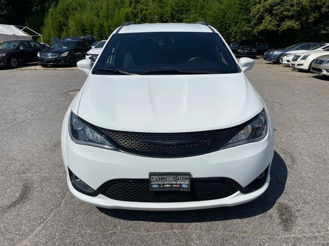 2020 Chrysler Pacifica - Image 8