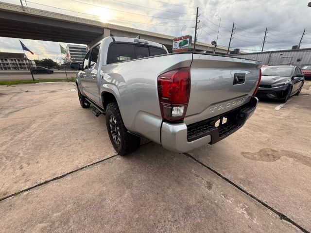 2022 Toyota Tacoma Double Cab - Image 6