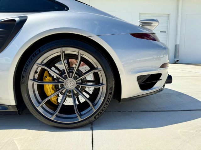 2014 Porsche 911 - Image 35