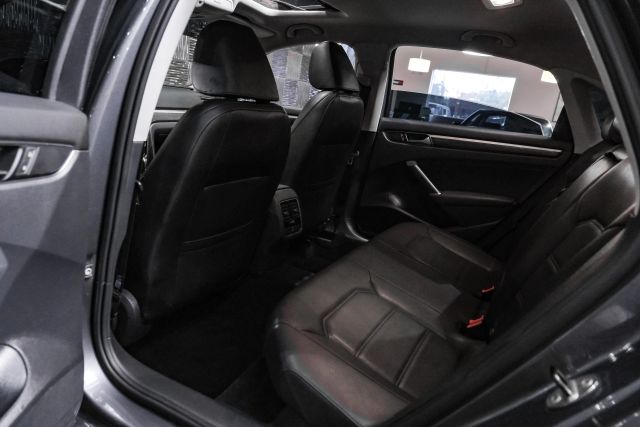 2017 Volkswagen Passat 1.8t Se Sedan 4d - Image 34