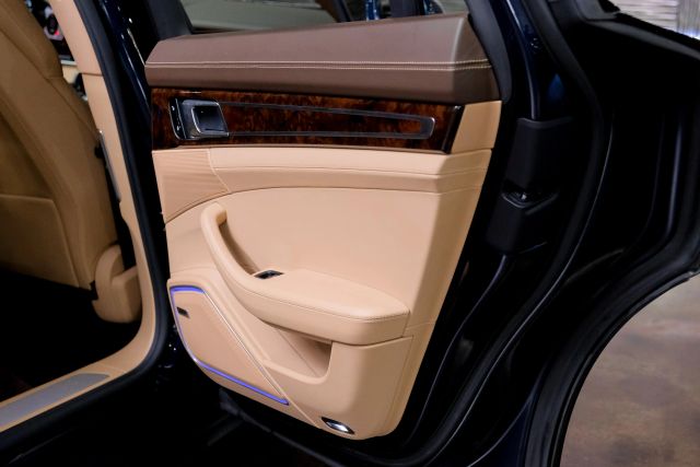 2018 Porsche Panamera 4s Sedan 4d - Image 44