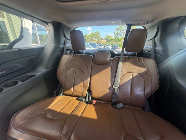 2018 Chrysler Pacifica - Image 12
