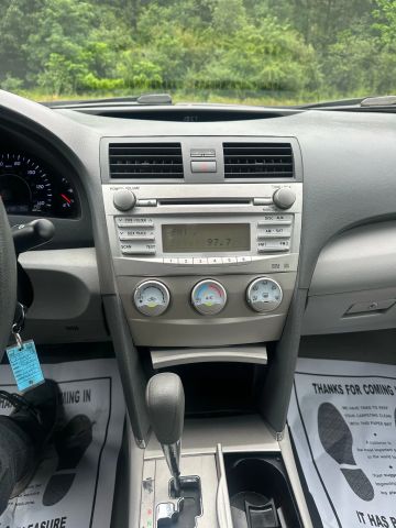 2010 Toyota Camry Le Sedan 4d - Image 14