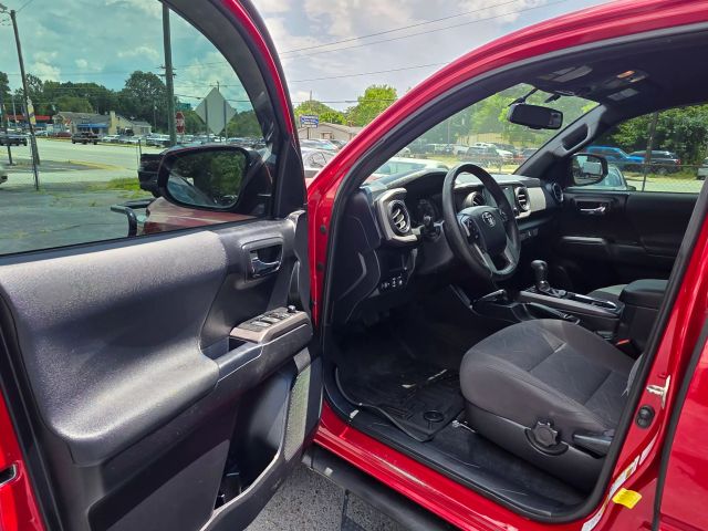 2017 Toyota Tacoma Double Cab - Image 9