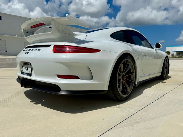 2015 Porsche 911 - Image 14