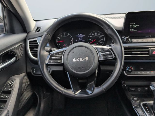 2023 Kia Seltos - Image 12