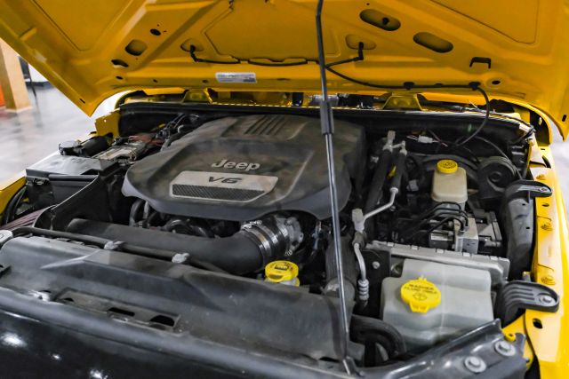 2015 Jeep Wrangler Sport Suv 2d - Image 31