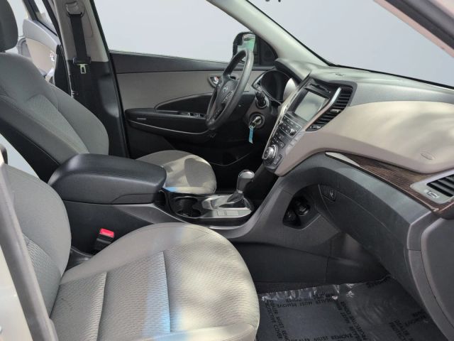 2017 Hyundai Santa Fe - Image 15