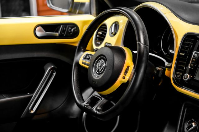 2014 Volkswagen Beetle Tdi Hatchback 2d - Image 19