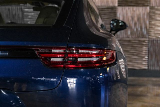 2018 Porsche Panamera 4s Sedan 4d - Image 46